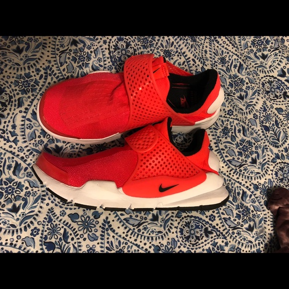 Nike Shoes - Nike sock dart shoes